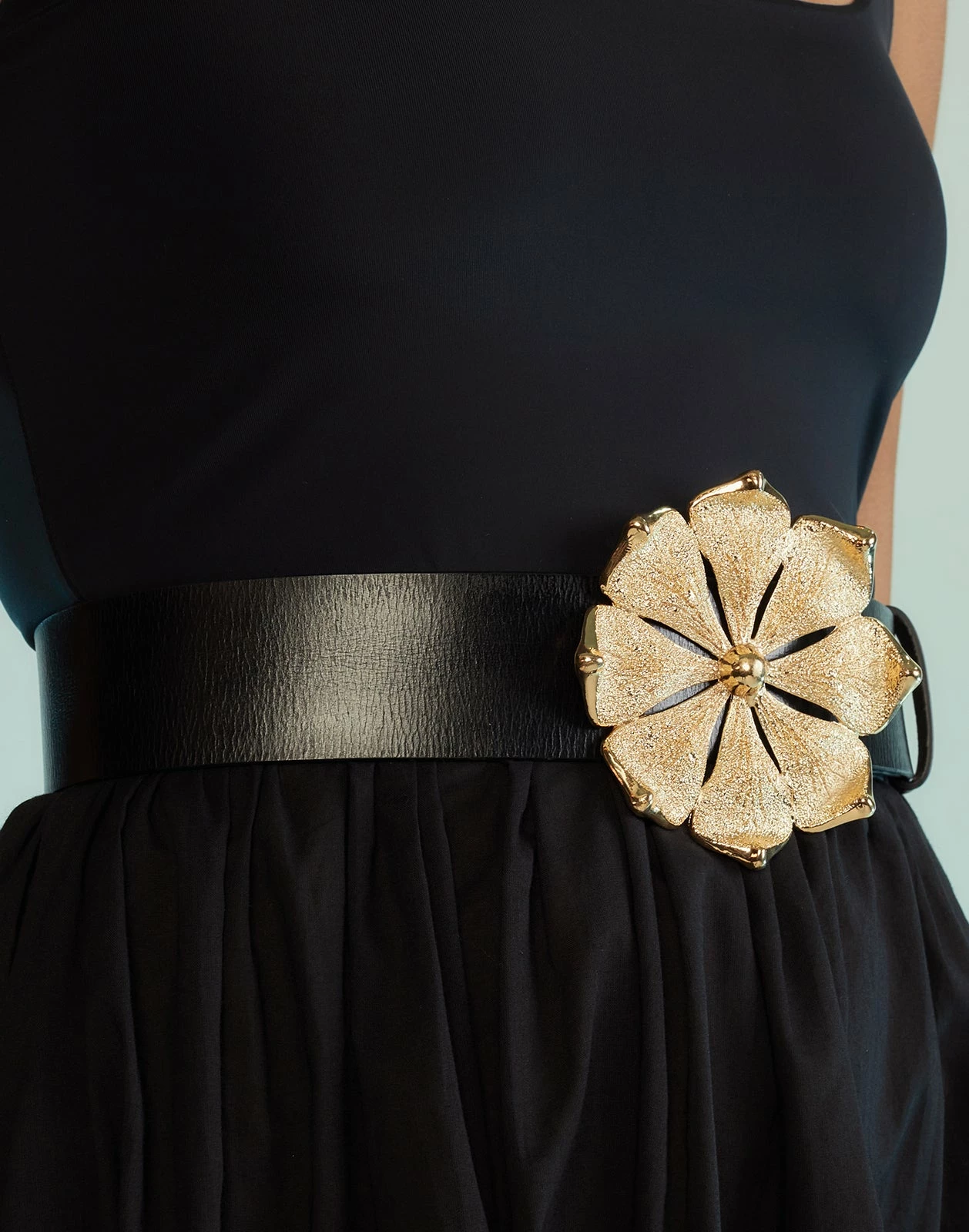 CYNTHIA ROWLEY Gold Flower Buckle Belt - Image 2